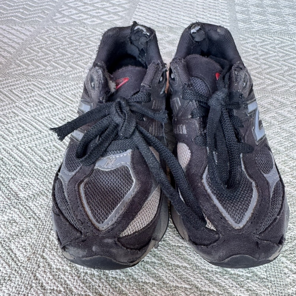 Size 1Y -‎ New Balance 9060 Black/Grey Toddler Sneakers PC9060BK - Picture 3 of 14